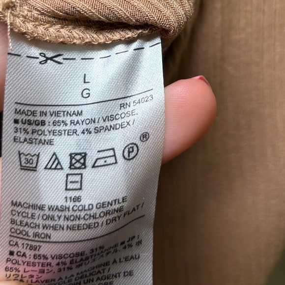 Banana Republic tan Long Sleeve Bodysuit - Picture 4 of 4